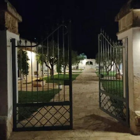招待所 In Bb - Spacious Quadruple In Ancient Masseria Near The Sea In A Quiet Olive Trees
