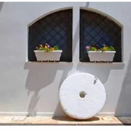 招待所 In Bb - Spacious Quadruple In Ancient Masseria Near The Sea In A Quiet Olive Trees
